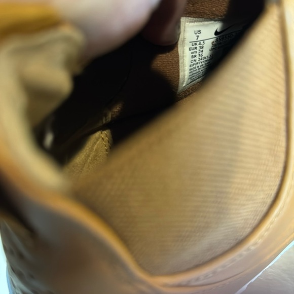 Nike Boots Size 7 Women - Picture 5 of 6